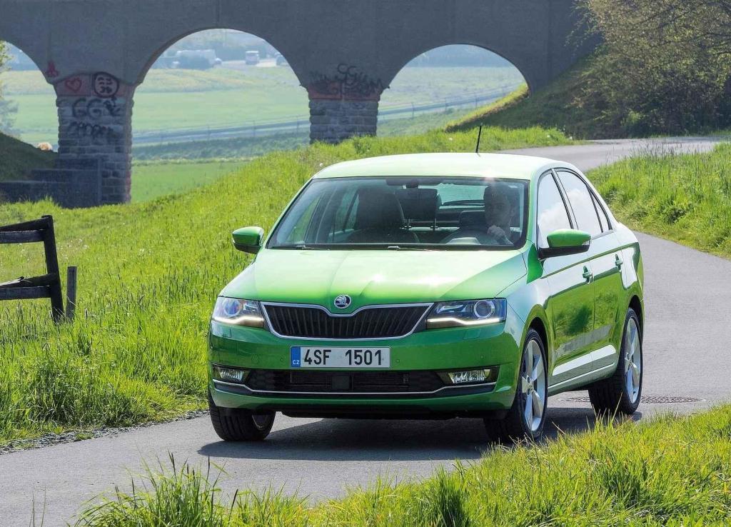 Také Škoda Rapid se již nevyrábí. Přesto stále vede statistiky v segmentu nižší střední třída