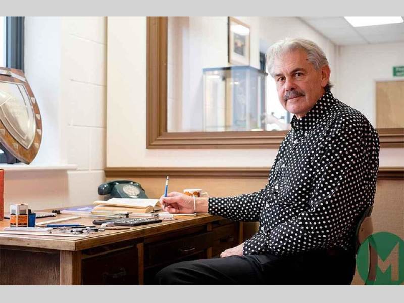 Gordon Murray získal od prince Charlese Řád bristkého impéria