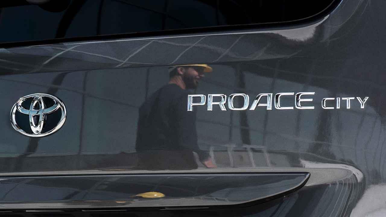 Logo nového modelu ProAce City