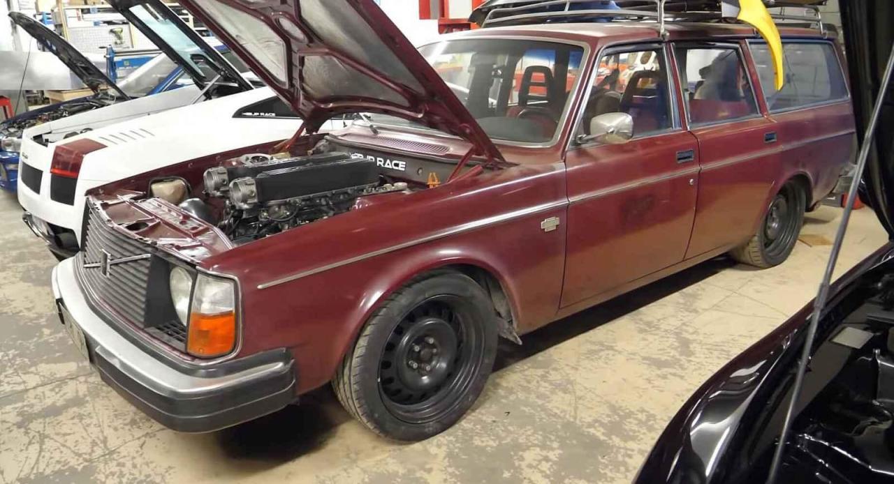 Projekt Volvo 245 s motorem Lamborghini V10