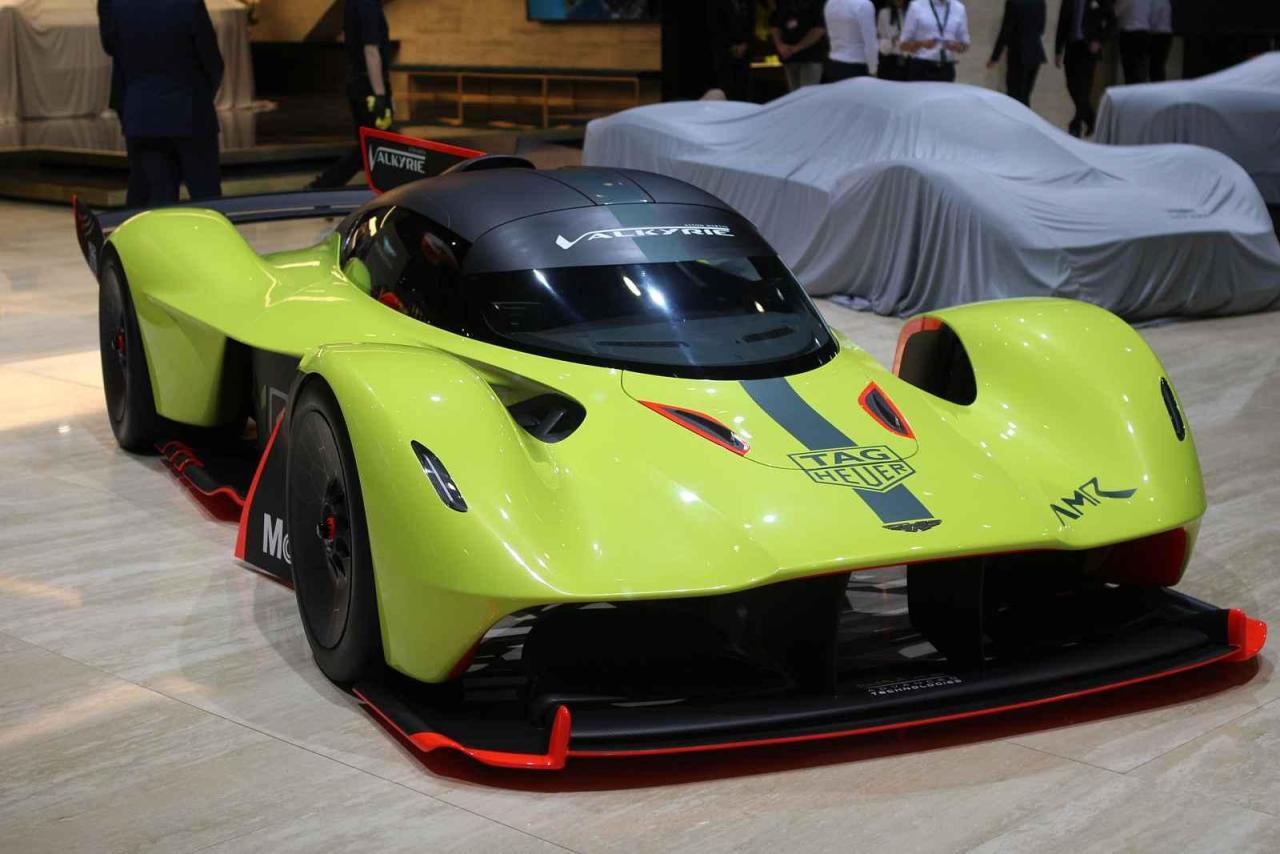 Jedno z nejočekávanějších aut Ženevy - Aston Martin Valkyrie