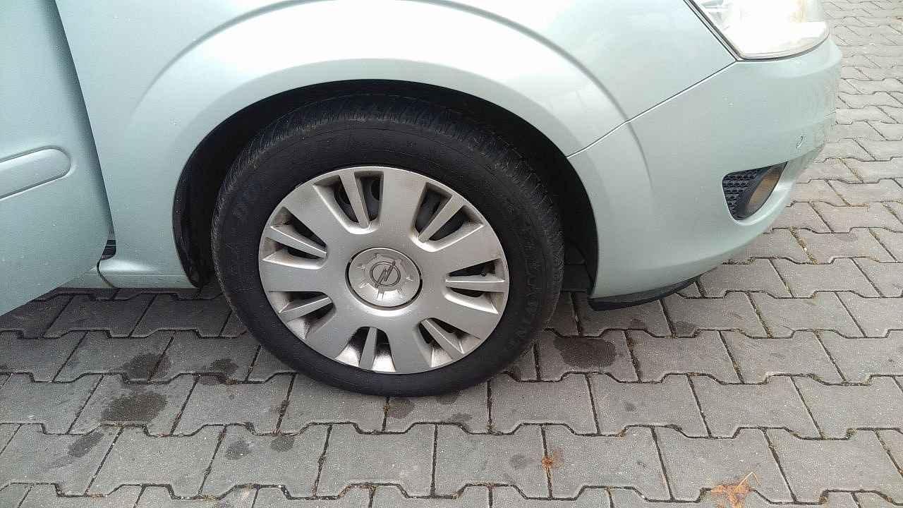 Fotka článku - Jak vybrat poklice na kola: Kdy mají smysl a jak je správně upevnit