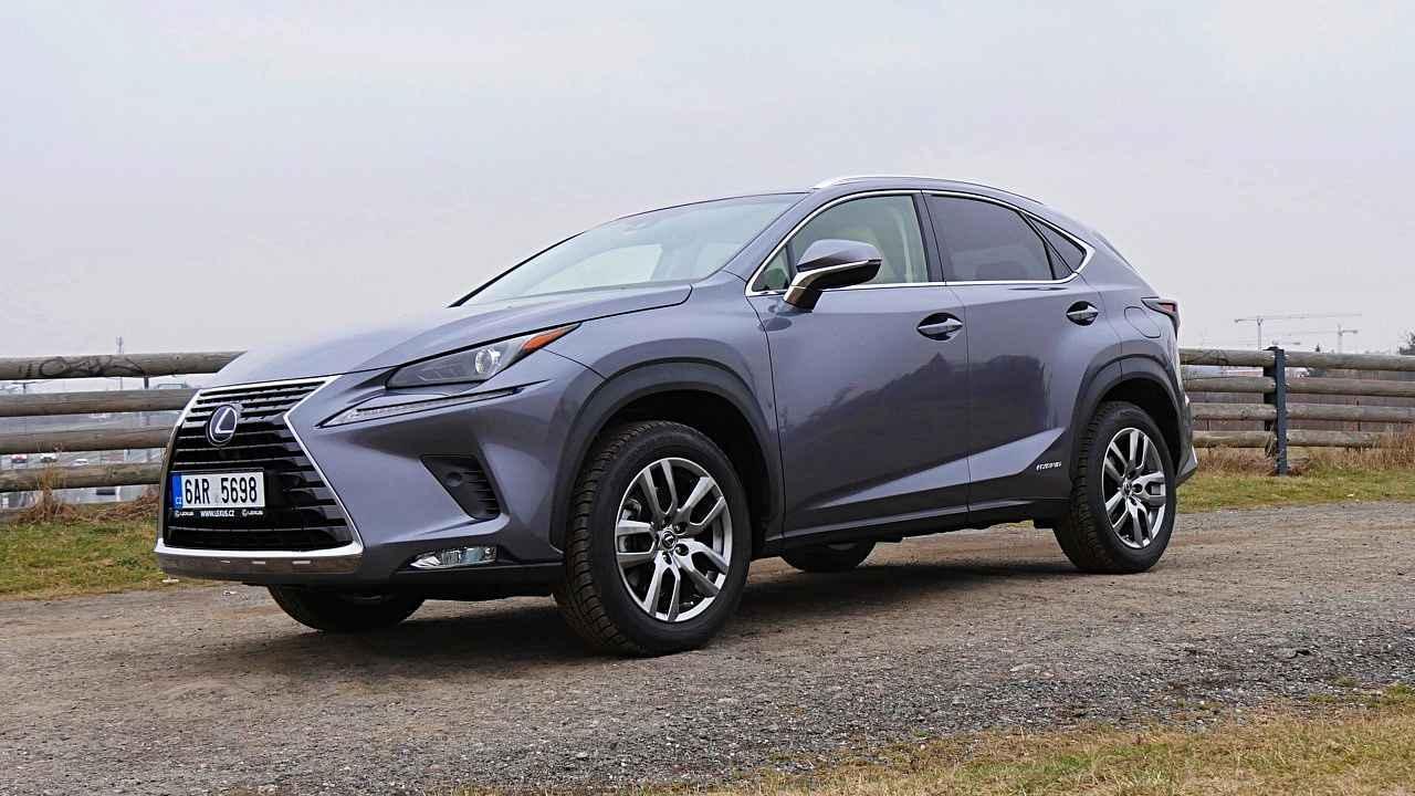 Lexus NX 300h.