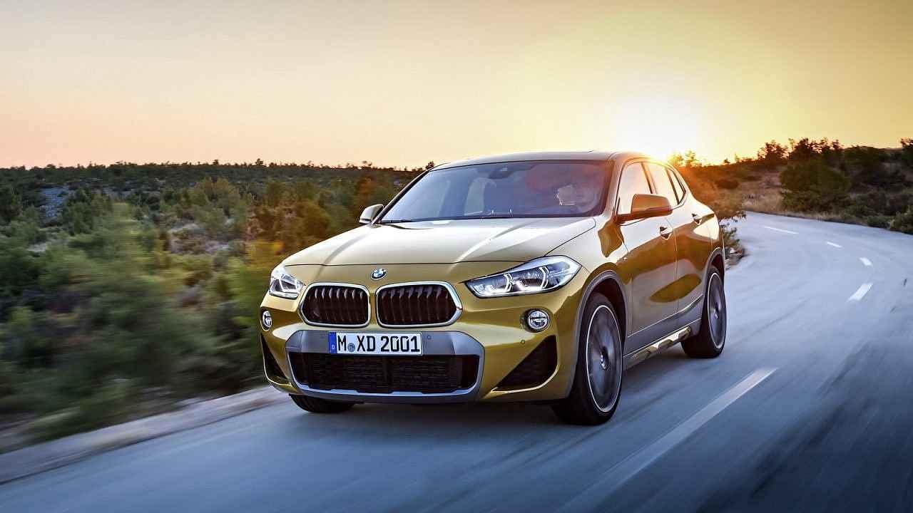 BMW X2.