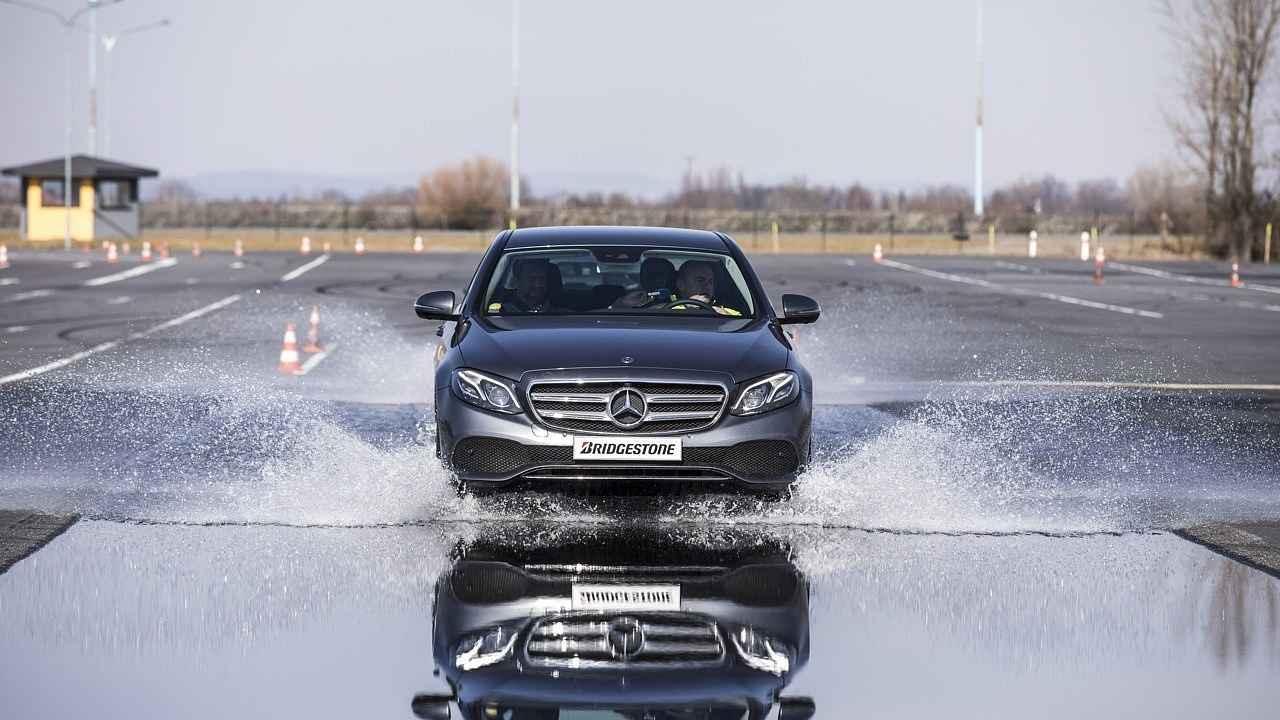 Testování pneumatik Bridgestone Turanza T005.