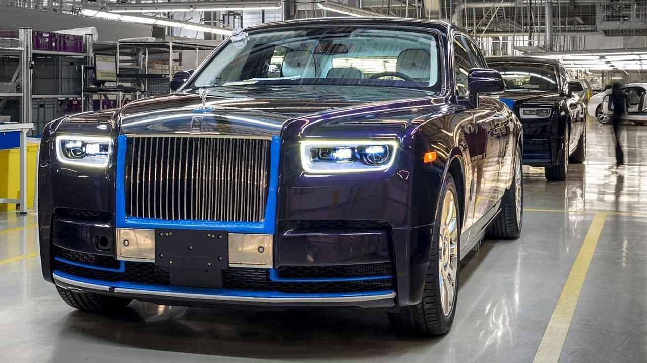 První vyrobený kus osmé generace Rolls-Royce Phantom.