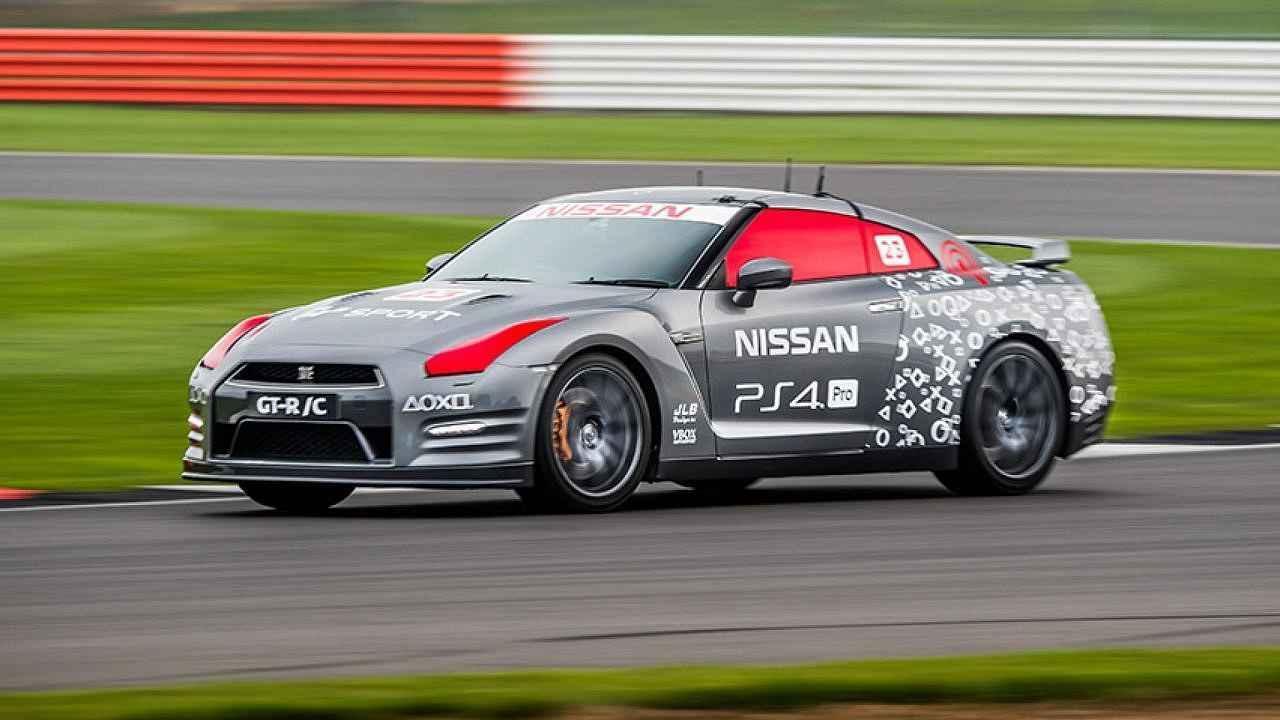 Nissan GT-R/C.