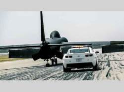 Chevrolet Camaro a Lockheed U-2.