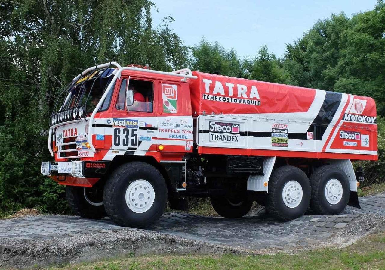 TATRA TRUCKS zrenovovala a ukázala jeden ze svých prvních dakarských závodních vozů