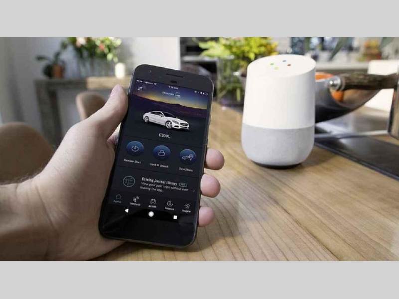 Synchronizace vozů Mercedes-Benz skrze domácí systém Google Home.