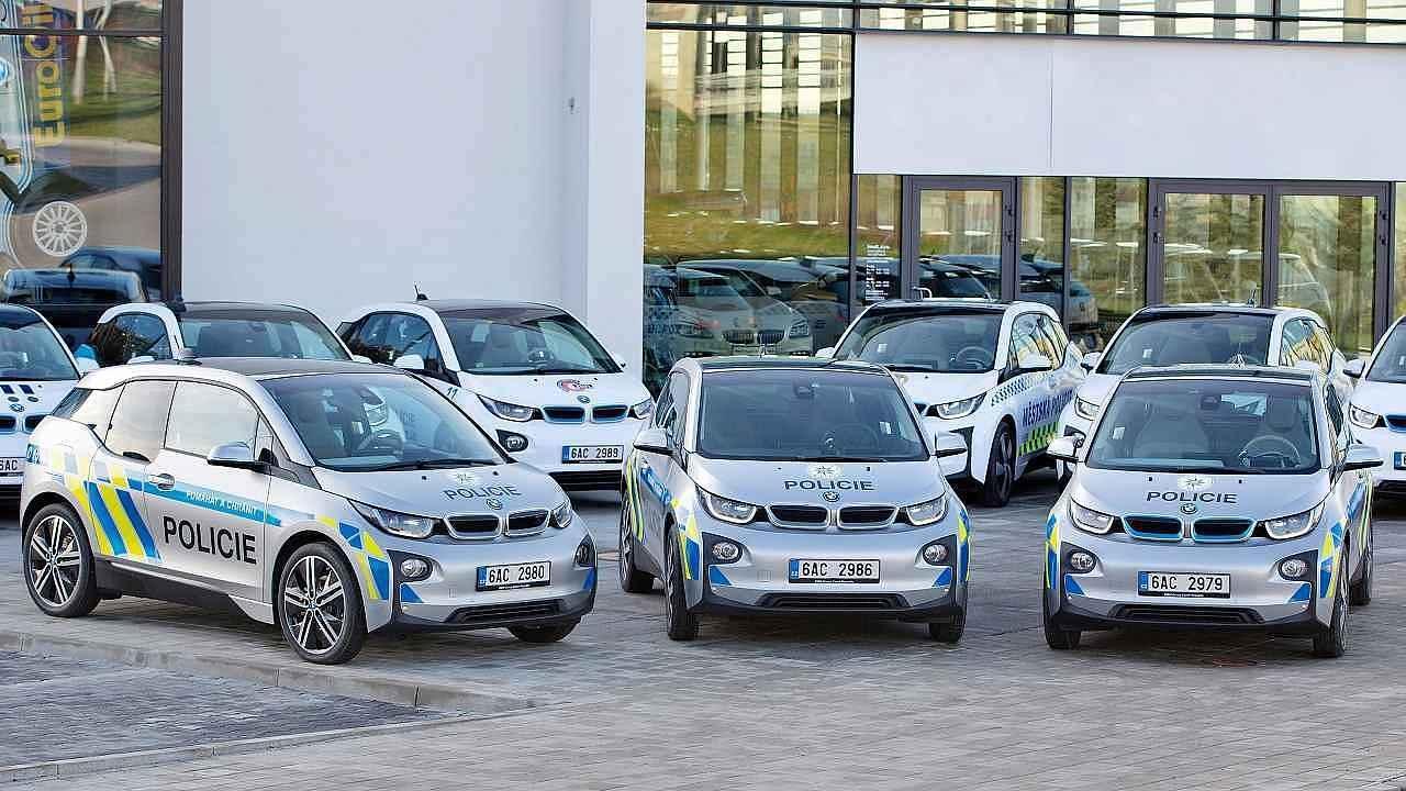 BMW i3 pro policisty.