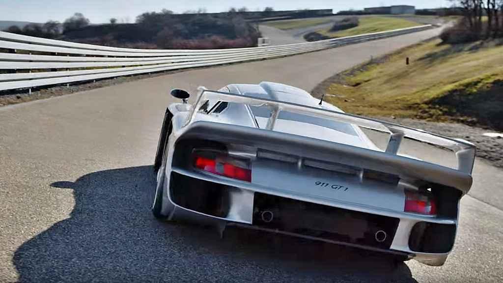 Porsche 911 GT1.