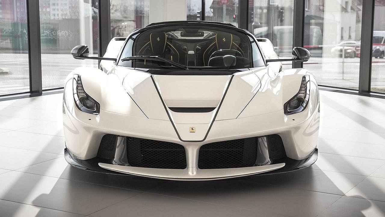 Ferrari LaFerrari Aperta.