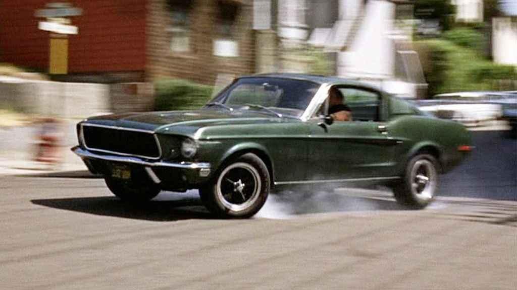 Ford Mustang ve filmu Bullittův případ.