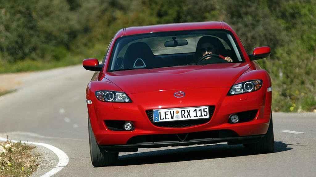 Mazda RX-8.