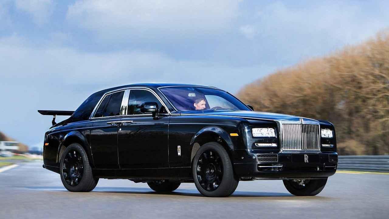 Testovací mula pro SUV Rolls-Royce Cullinan.