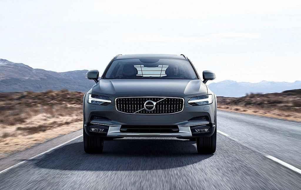 Volvo V90 Cross Country.