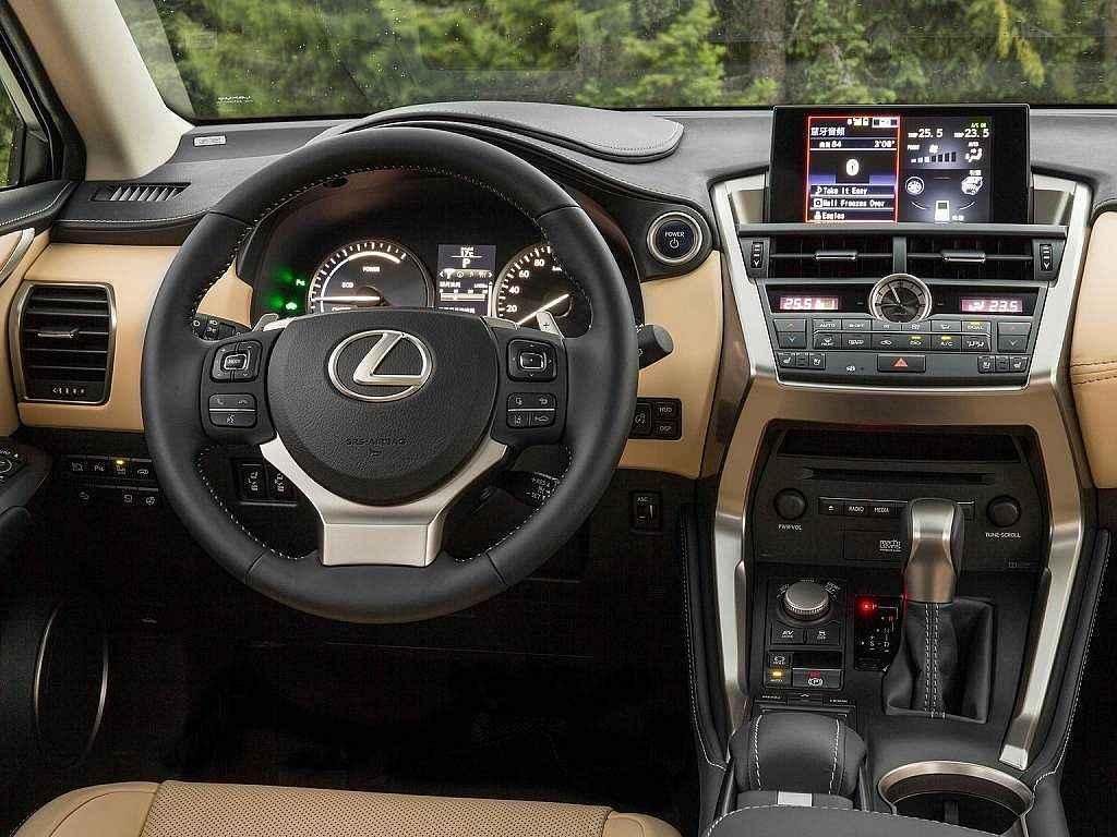 Lexus NX.