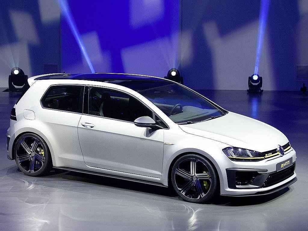 Koncept Volkswagen Golf R400.