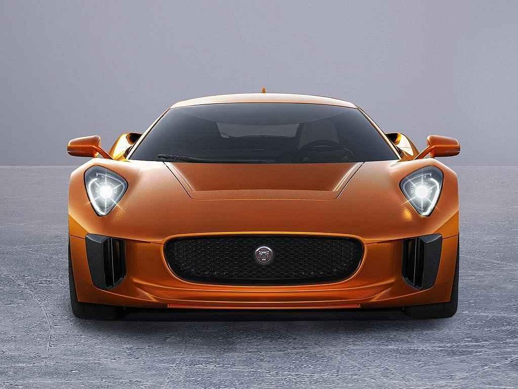 Jaguar C-X75 pro bondovku Spectre.