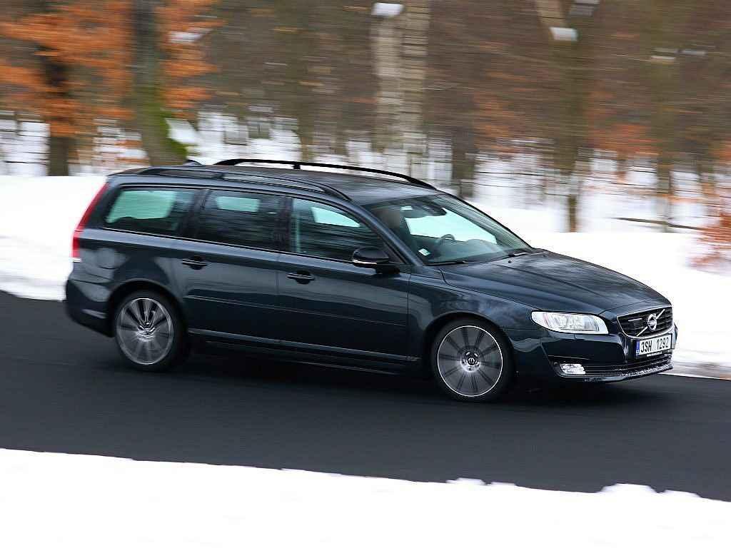 Volvo V70.