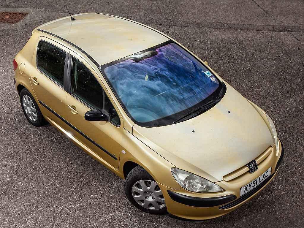 Brit nabízí Peugeot 307 zdarma, je nechutně zaneřáděný.