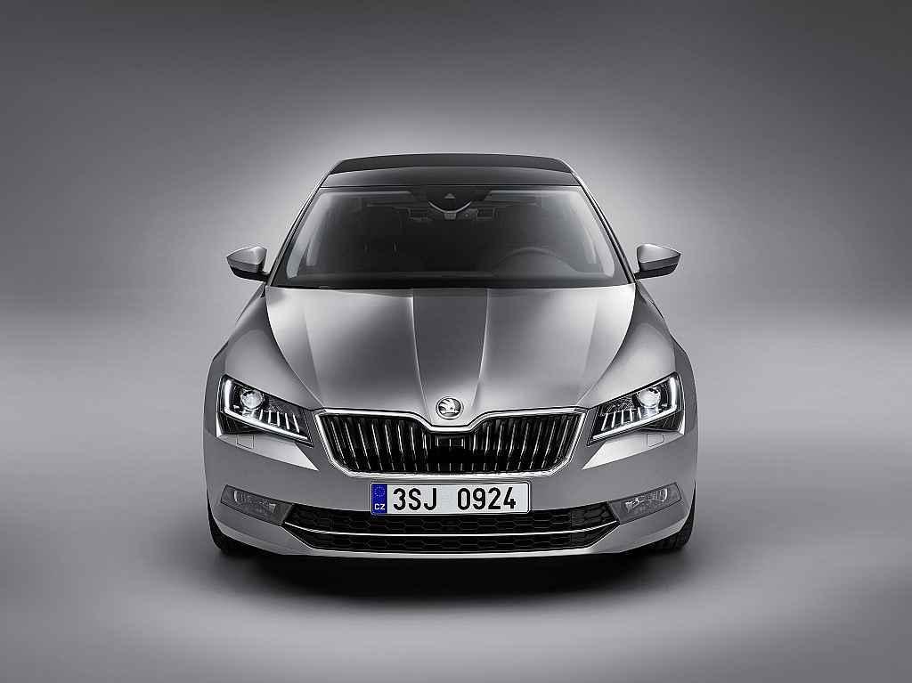 Škoda Superb.