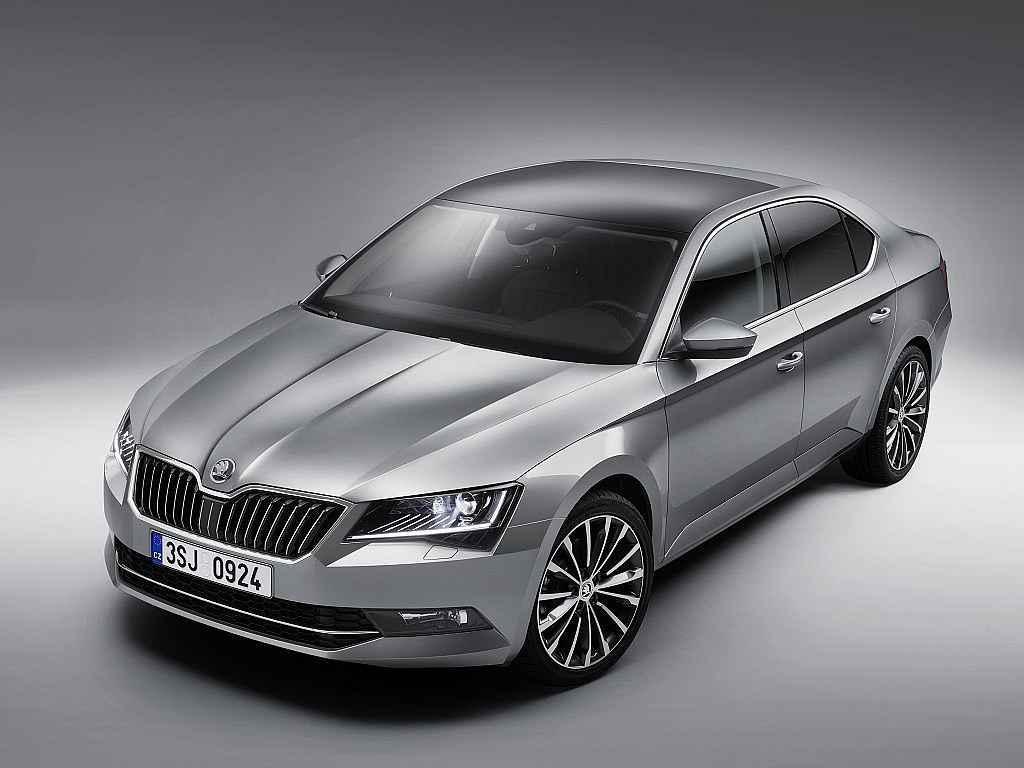 Škoda Superb.