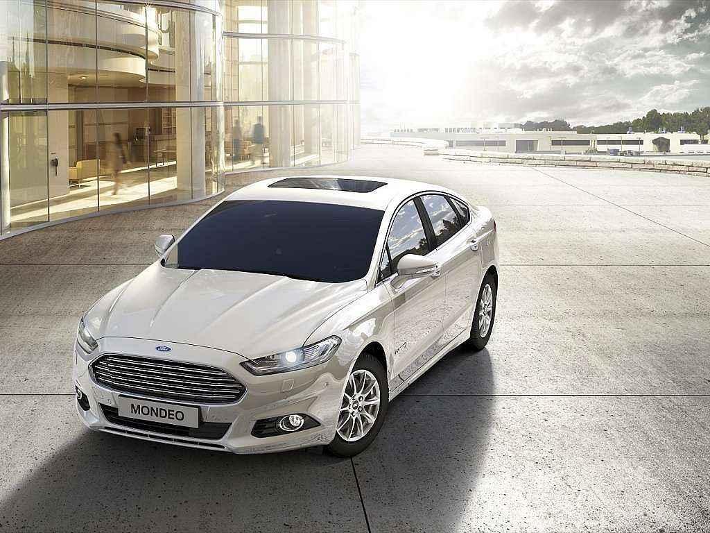 Ford Mondeo Hybrid.