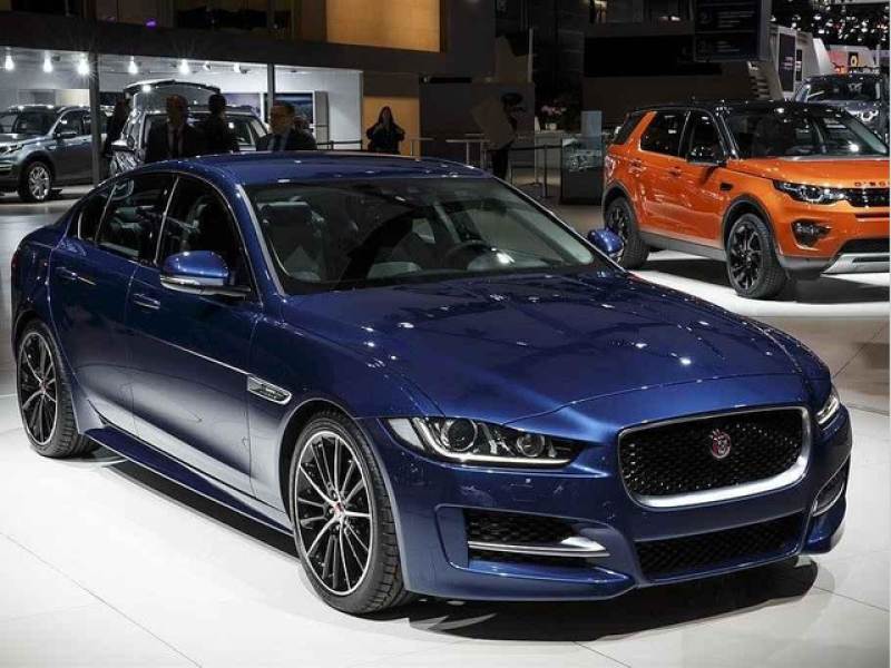 Jaguar XE.