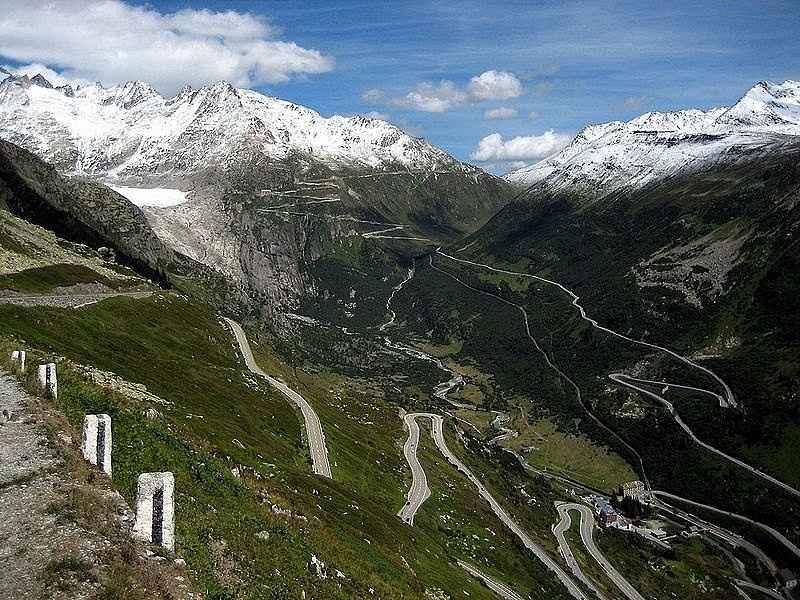 Furka Pass patří mezi nejkrásnější silnice ve švýcarských Alpách.