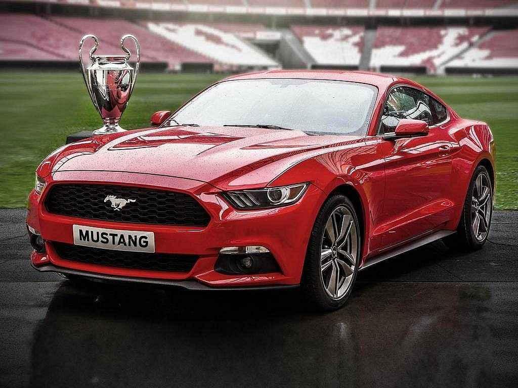 Ford během finále Ligy mistrů přijímal předobjednávky na nový Mustang.