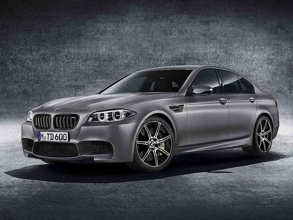 BMW M5 ve výroční edici "30 Jahre M5".