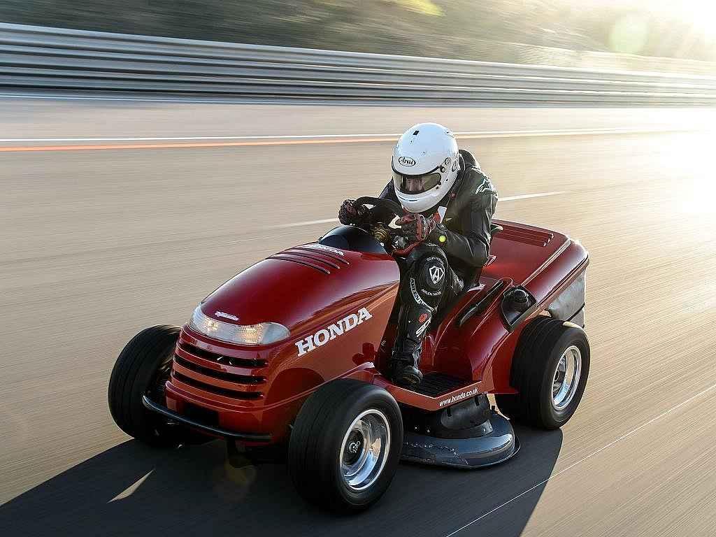 Honda Mean Mower je nejrychlejší sekačka na světě.