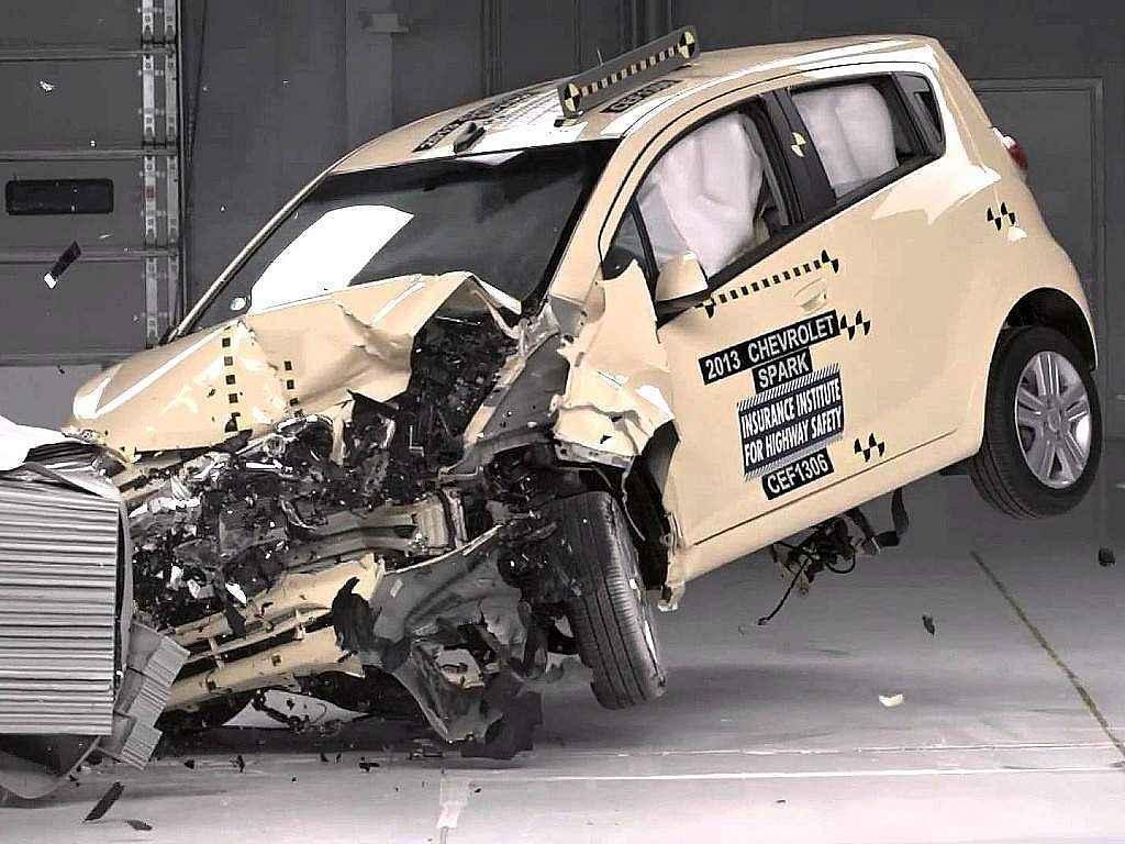 Chevrolet Spark si vedl v crash testu IIHS nejlépe.