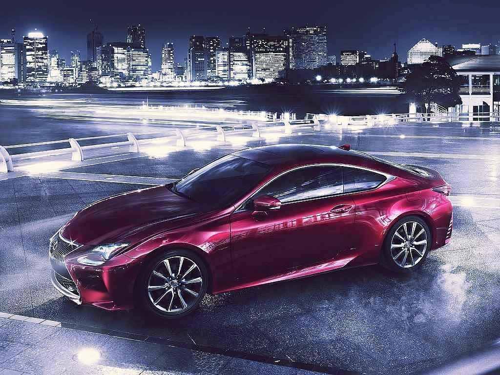 Lexus RC.