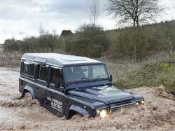 Land Rover Defender s elektromotorem