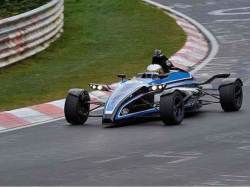 Formule s motorem 1.0 EcoBoost