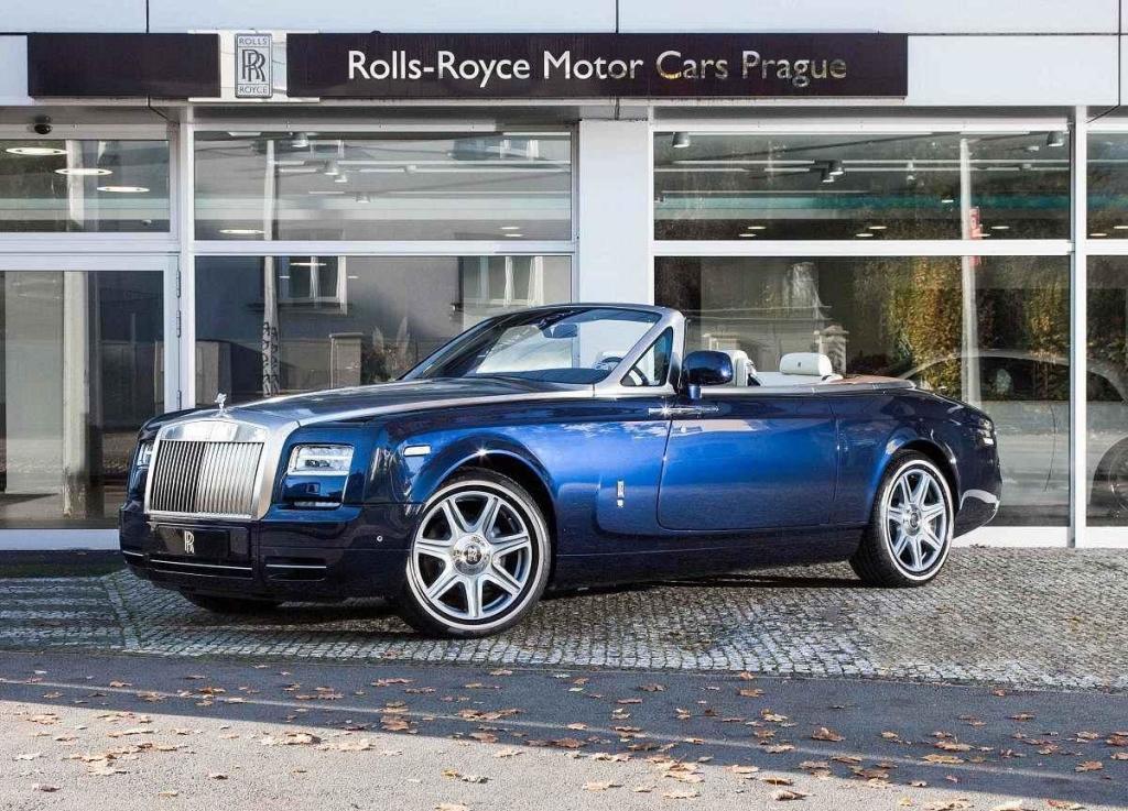 Rolls-Royce Phantom Drophead Coupé.