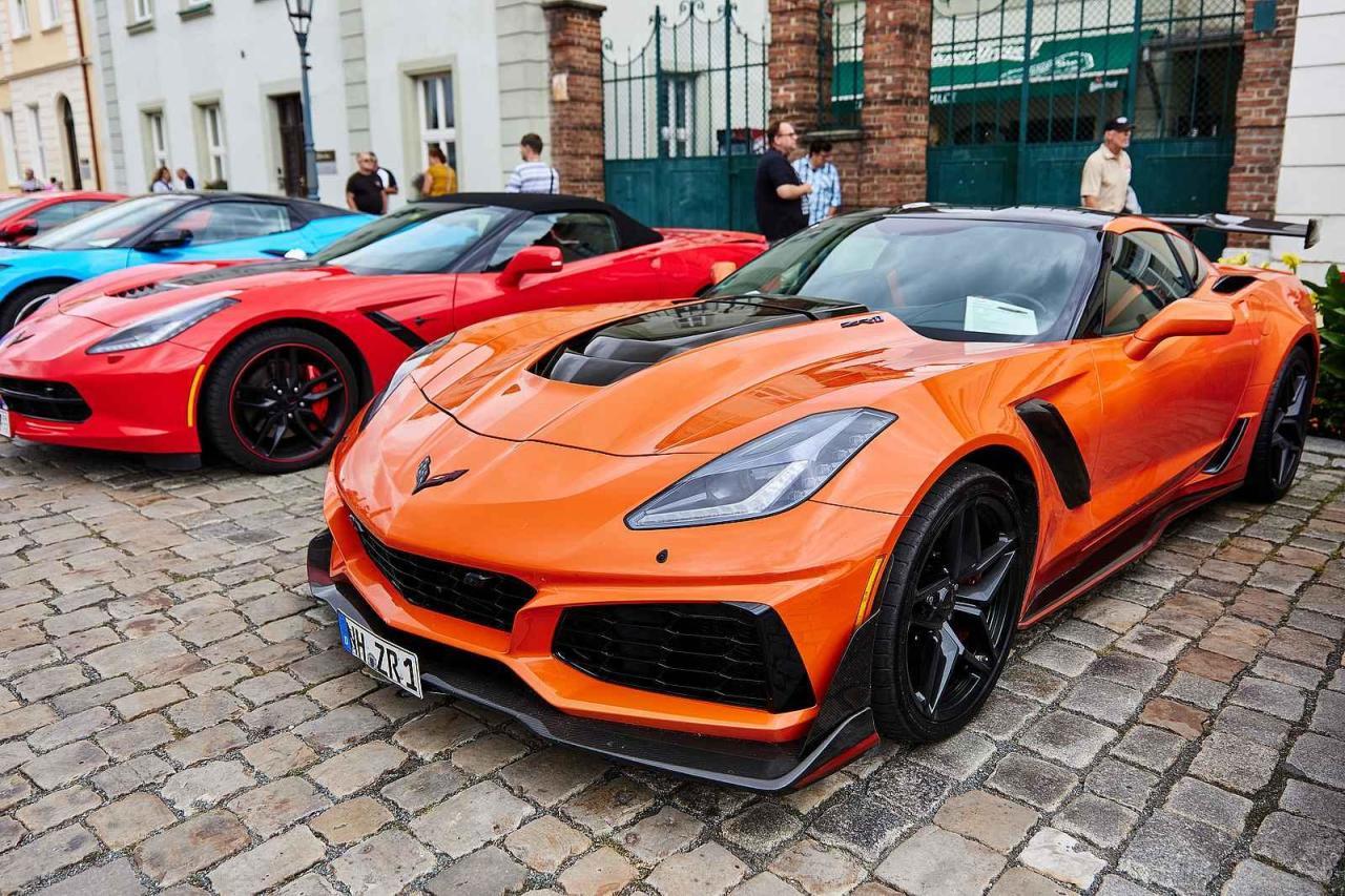 Americké automobily Corvette na 21. ročníku tradičního srazu v areálu Plzeňského Prazdroje.