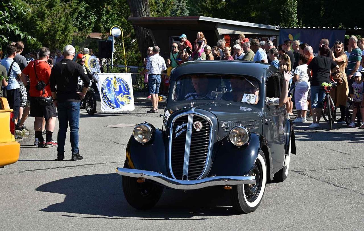 Již 18. ročník Veterán Rallye z lázní do lázní s podtitulem na pohodu, odstartovala v neděli ráno ze Skalky. 13.8. 2023