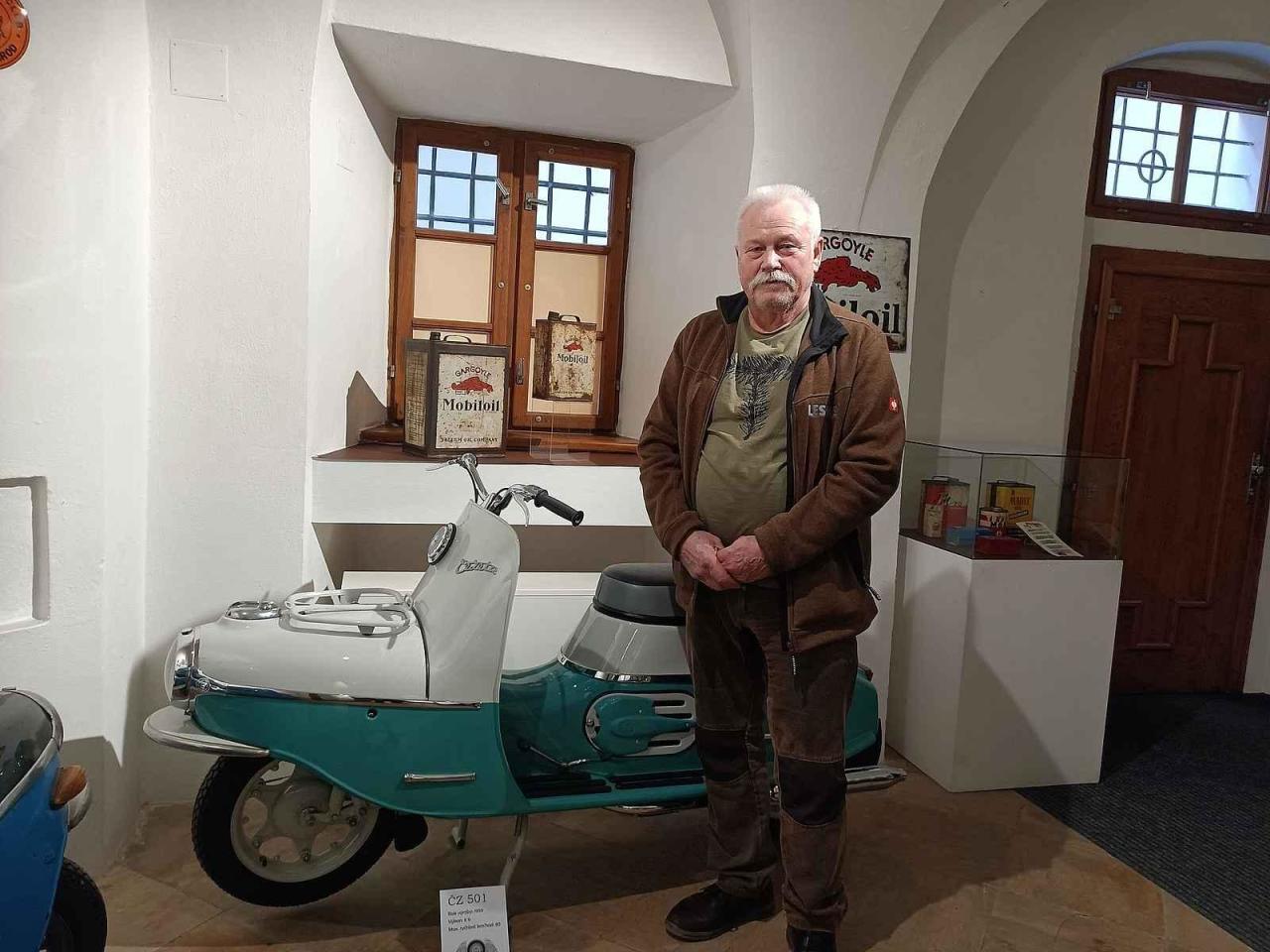 Vlastimil Jindra z Příjemek, jeden ze šťastných majitelů historických motorek