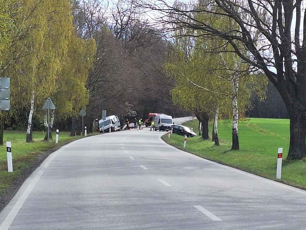 Nehoda poblíž Němčic na trase z Netolic do Českých Budějovic.