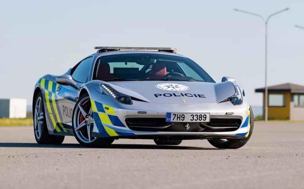 Ferrari 458 Italia ve službách Policie ČR.