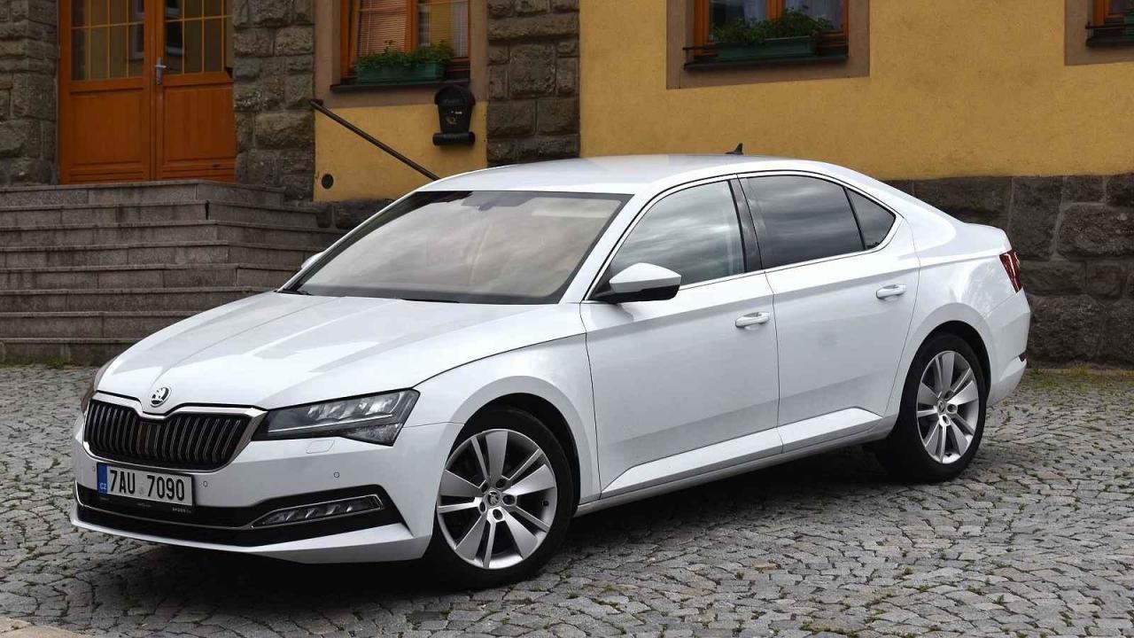 Škoda Superb třetí generace je spolehlivé auto na dlouhé cesty