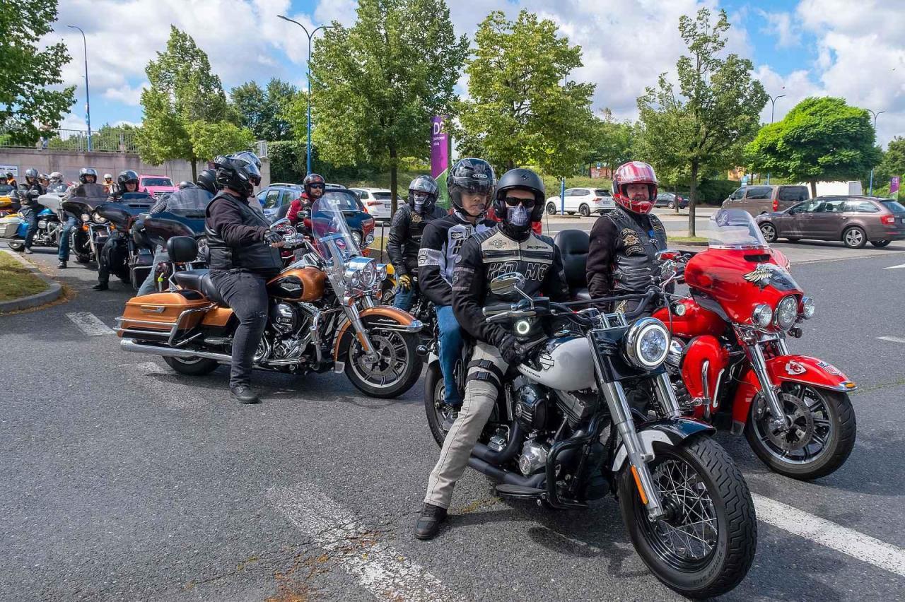 Z benefiční jízdy motocyklů na podporu válečných veteránů.