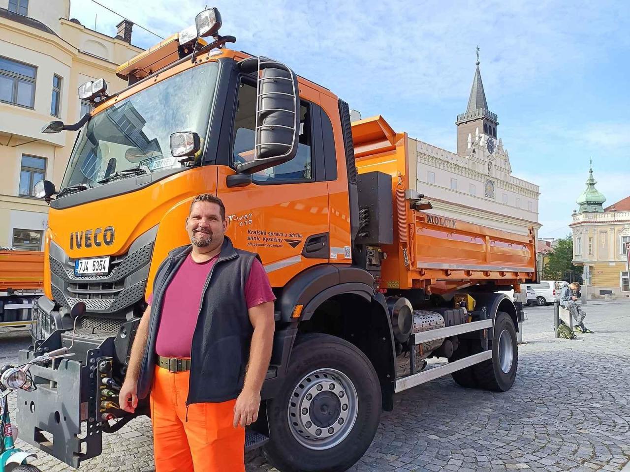 Tak vypadaly hrátky s těžkou silniční technikou na náměstí v Havlíčkově Brodě. Podívejte se