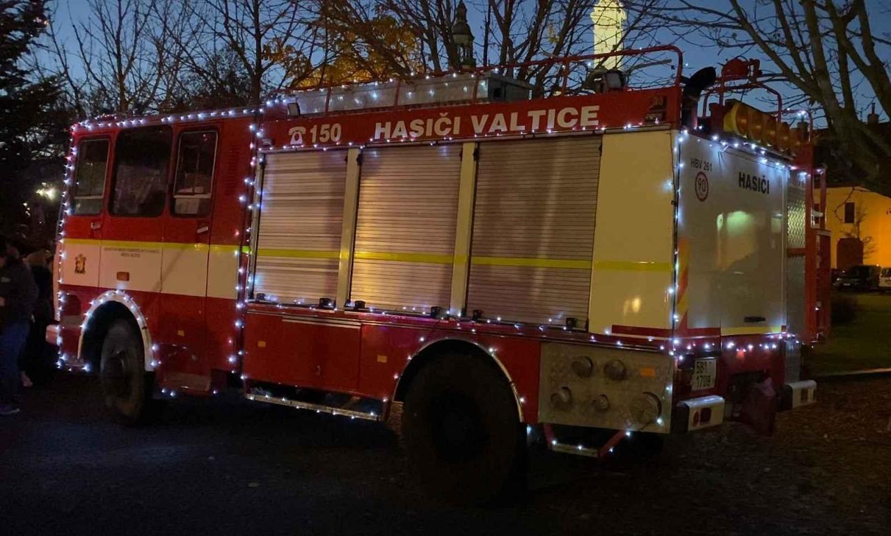 Rozsvícení stromu ve Valticích - náhledová fotka