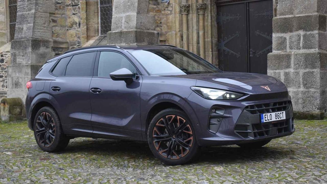 Cupra Terramar vyhoví rodinám i díky příjemným jízdním vlastnostem.