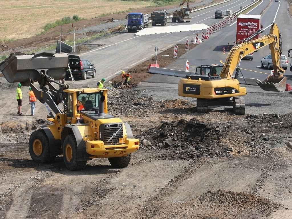 Stavba silnice. Ilustrační foto.